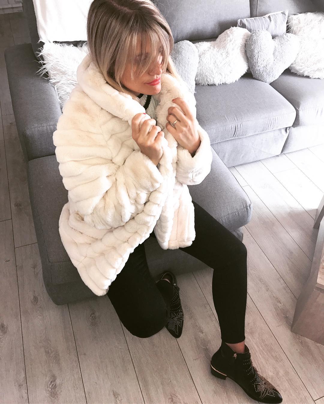 khaki doudou coat de Les Bourgeoises sur iconikstyle sur SCANDALOOK