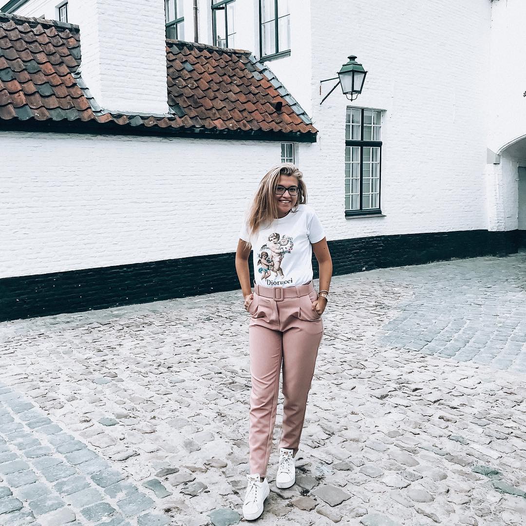 pantalon camel carotte de Les Bourgeoises sur paulinecarron sur SCANDALOOK