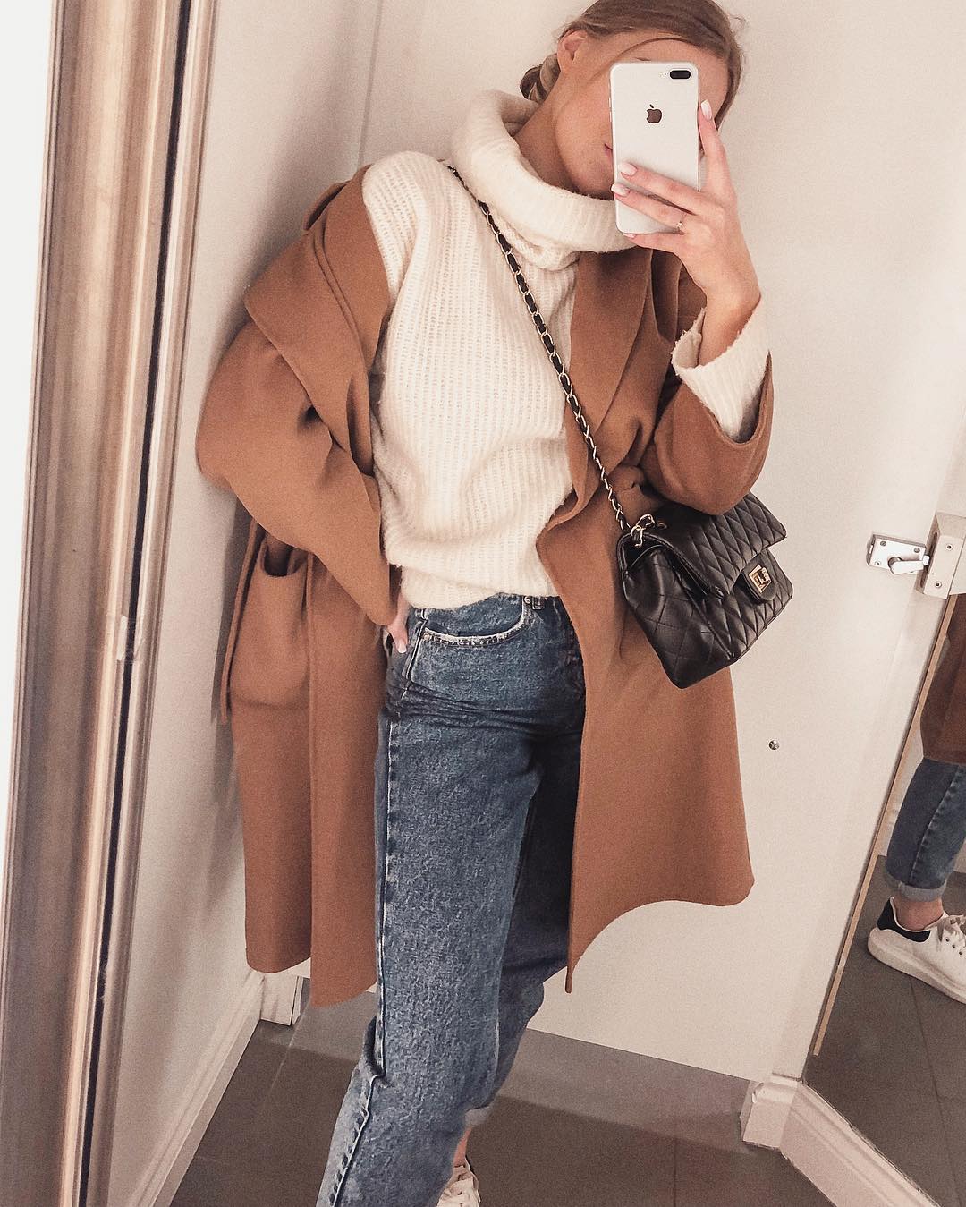 coat with pockets and belt de Zara sur mildagud sur SCANDALOOK