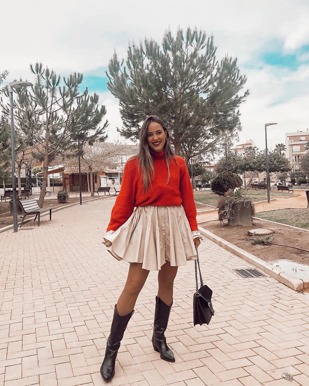 leather boots with cowboy heels de Zara sur anasaez___ sur SCANDALOOK