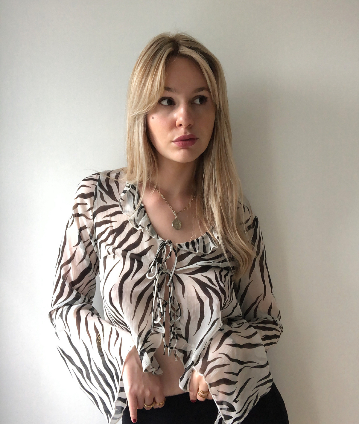 blouse zèbre  de NA-KD sur Lara_Theatre