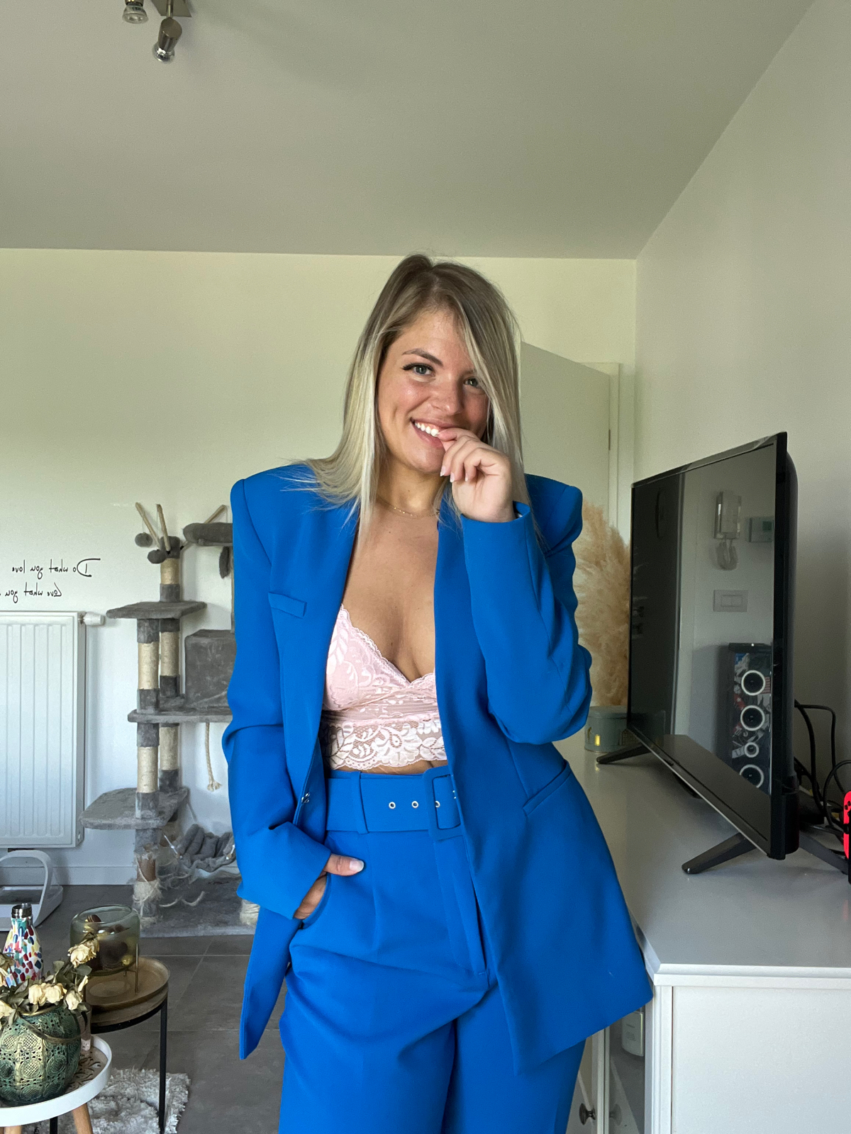 pantalon avec ceinture revetue de zara sur oceefitandfood
